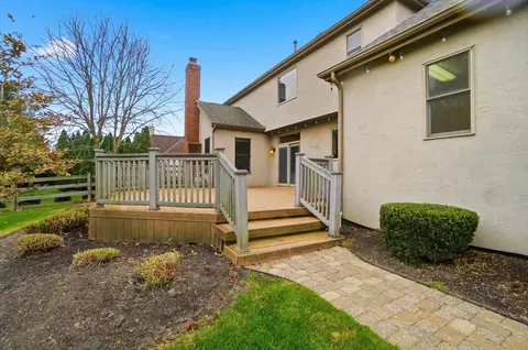 Exterior - 6848 Mcdevitt Ct, Dublin, OH 43017 photo 4 of 12