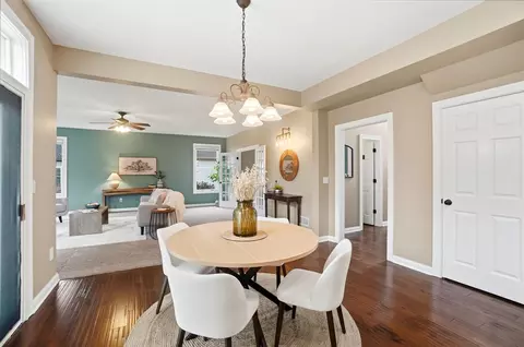 Dining - 6848 Mcdevitt Ct, Dublin, OH 43017 photo 4 of 8