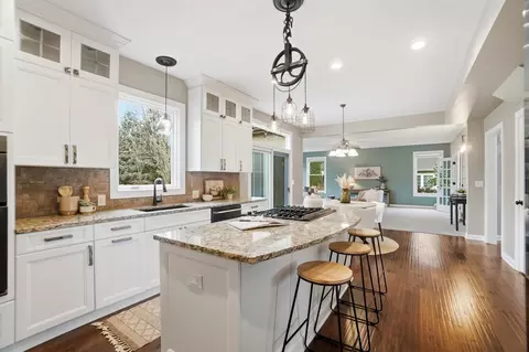 Kitchen - 6848 Mcdevitt Ct, Dublin, OH 43017 photo 3 of 7