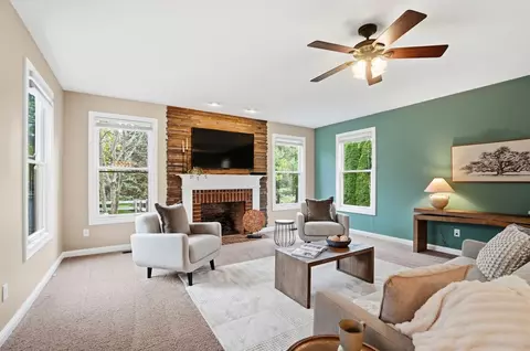 Living - 6848 Mcdevitt Ct, Dublin, OH 43017 photo 4 of 9