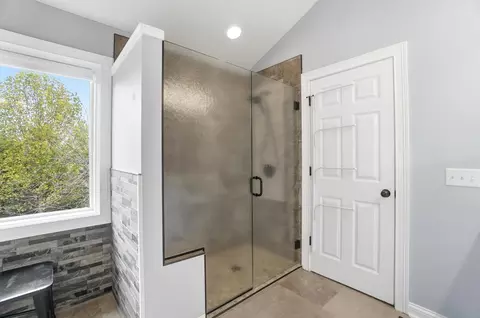 Bath - 6848 Mcdevitt Ct, Dublin, OH 43017 photo 8 of 13