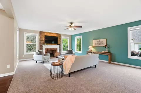 Living - 6848 Mcdevitt Ct, Dublin, OH 43017 photo 1 of 9