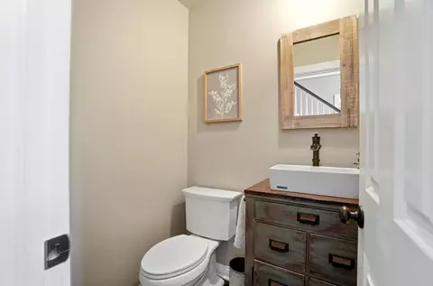 Bath - 6848 Mcdevitt Ct, Dublin, OH 43017 photo 1 of 13