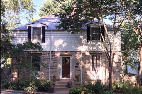 1062 Grandview Ave, Columbus, OH 43212