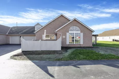 4997 Meadow Run Dr, Hilliard, OH 43026