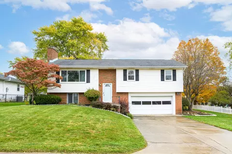512 Newford Dr, Bellefontaine, OH 43311
