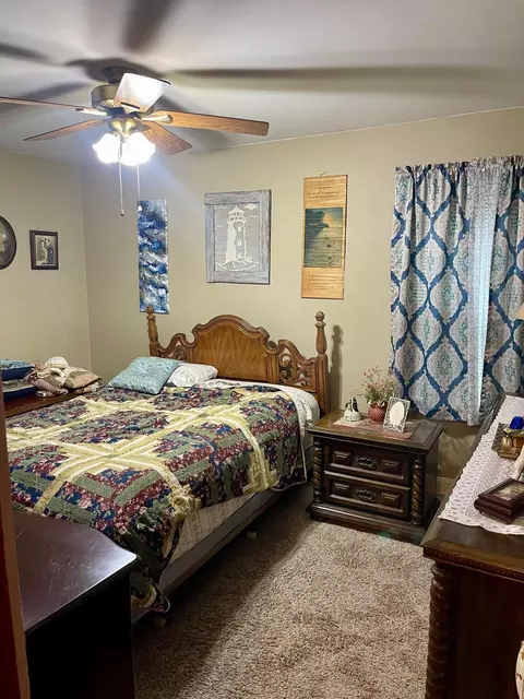 Bedroom - 124 Hayward Ave, Circleville, OH 43113 photo 1 of 2