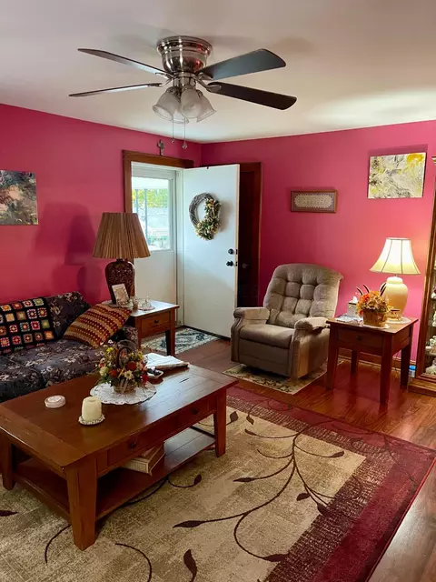 Living - 124 Hayward Ave, Circleville, OH 43113 photo 1 of 3