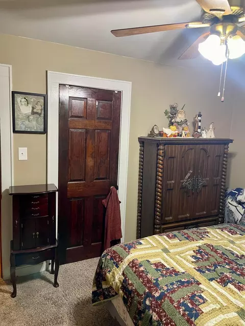 Bedroom - 124 Hayward Ave, Circleville, OH 43113 photo 2 of 2