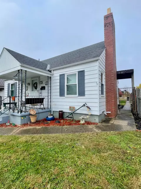 Exterior - 124 Hayward Ave, Circleville, OH 43113 photo 2 of 5