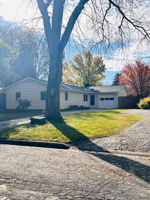 2401 Bristol Rd, Columbus, OH 43221