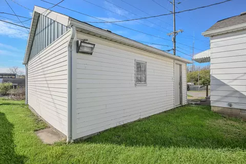 Exterior - 2605 Morton Dr, Springfield, OH 45505 photo 6 of 7