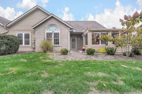129 Abbeycross Ln, Westerville, OH 43082