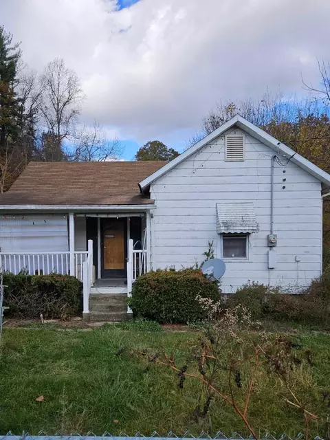 3304 Matheny Rd, Nelsonville, OH 45764