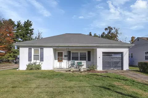 810 Walker St, Newark, OH 43055