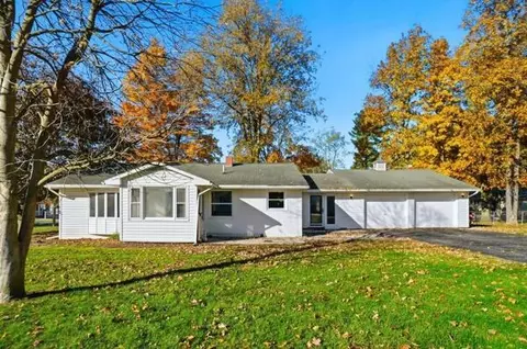 5290 New Haven Dr, Lima, OH 45806