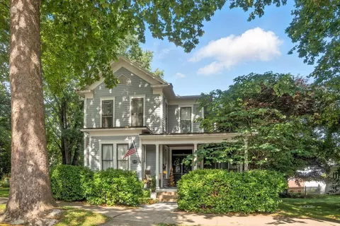 286 N Market St, Logan, OH 43138