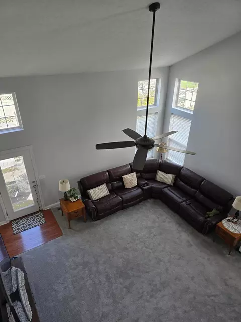 672 Stonefield Dr, Westerville, OH 43082