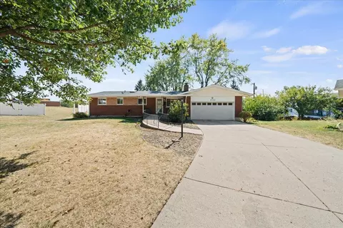 4533 Drayton Ct, Dayton, OH 45440