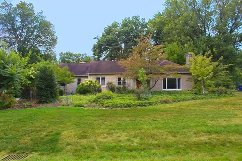 713 Marburn Dr, Columbus, OH 43214