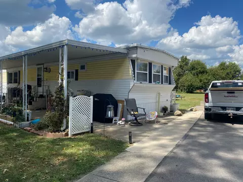 210 Cedar St #156, Pataskala, OH 43062