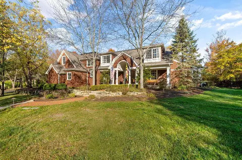 7040 Bordeaux Ct, Dublin, OH 43016