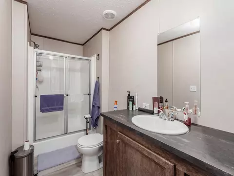 Bath - 11 Oak Glen Dr, Delaware, OH 43015 photo 2 of 2