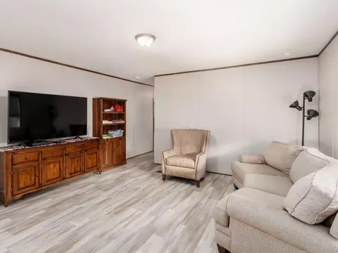 Living - 11 Oak Glen Dr, Delaware, OH 43015 photo 2 of 2