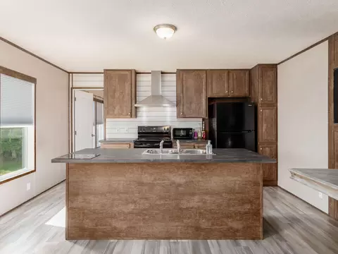 Kitchen - 11 Oak Glen Dr, Delaware, OH 43015 photo 1 of 3