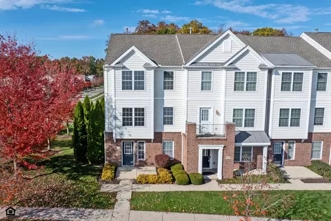 5940 Woodshire Dr, Westerville, OH 43081