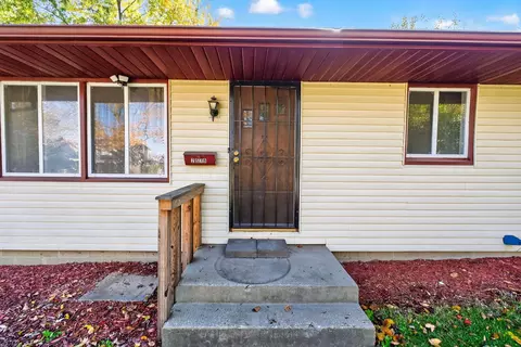 Exterior - 2579 Eakin Rd, Columbus, OH 43204 photo 4 of 16