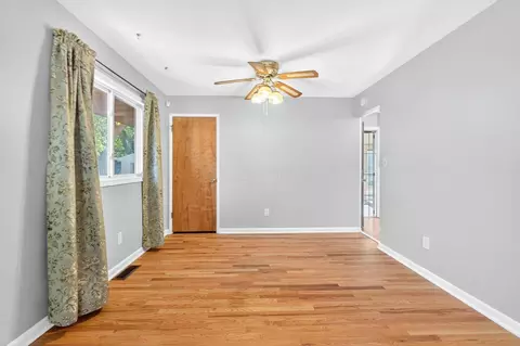 Living - 2579 Eakin Rd, Columbus, OH 43204 photo 8 of 11