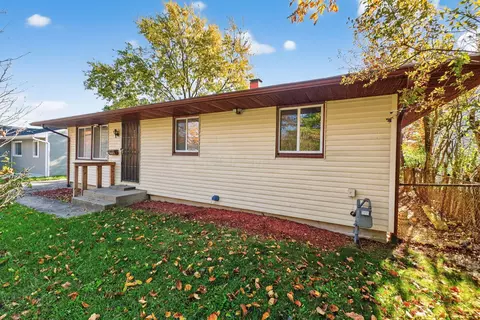 Exterior - 2579 Eakin Rd, Columbus, OH 43204 photo 3 of 16