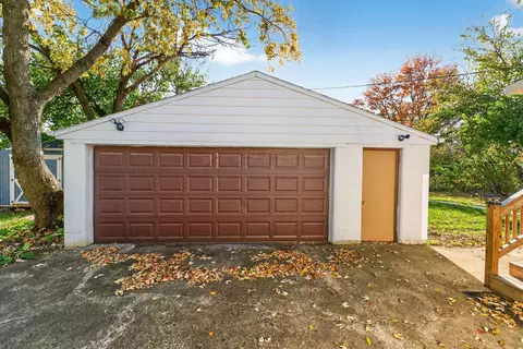 Exterior - 2579 Eakin Rd, Columbus, OH 43204 photo 14 of 16