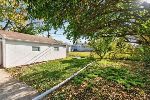 Exterior - 2579 Eakin Rd, Columbus, OH 43204 photo 11 of 16