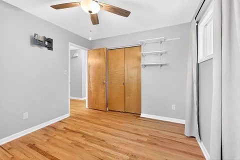 Bedroom - 2579 Eakin Rd, Columbus, OH 43204 photo 7 of 18