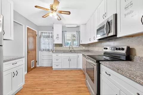 Kitchen - 2579 Eakin Rd, Columbus, OH 43204 photo 1 of 7