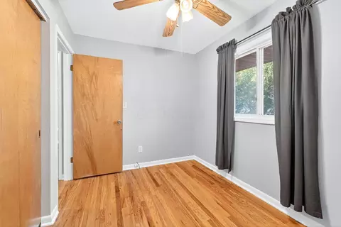 Bedroom - 2579 Eakin Rd, Columbus, OH 43204 photo 4 of 18