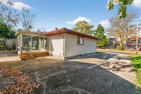Exterior - 2579 Eakin Rd, Columbus, OH 43204 photo 13 of 16