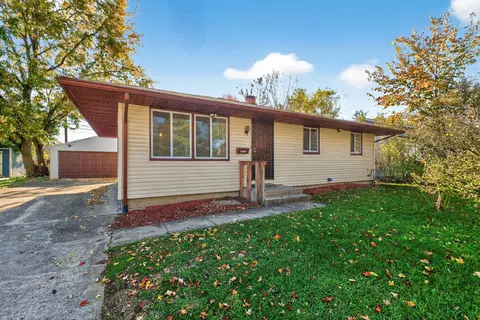 Exterior - 2579 Eakin Rd, Columbus, OH 43204 photo 2 of 16