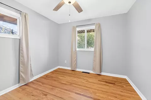 Bedroom - 2579 Eakin Rd, Columbus, OH 43204 photo 9 of 18