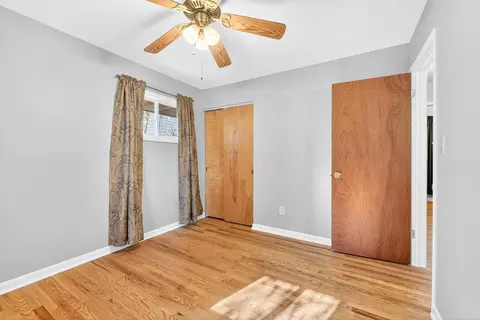 Bedroom - 2579 Eakin Rd, Columbus, OH 43204 photo 15 of 18