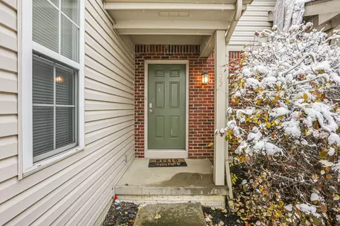 555 Chadwood Dr, Columbus, OH 43230
