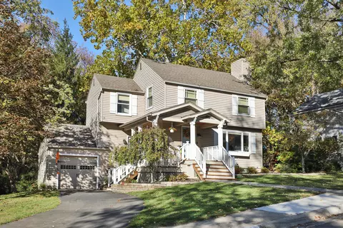 272 Colonial Ave, Worthington, OH 43085