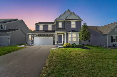 8197 Narrow Leaf Dr, Blacklick, OH 43004