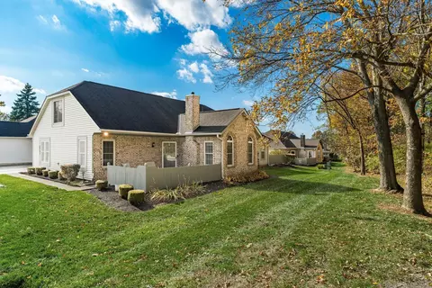 308 Villa Oaks Ln, Columbus, OH 43230