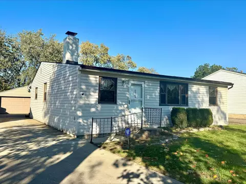 696 Williams Rd, Columbus, OH 43207