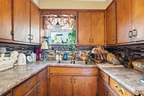 Kitchen - 64 Commerce St, Lockbourne, OH 43137 photo 3 of 4