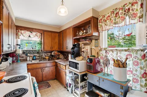 Kitchen - 64 Commerce St, Lockbourne, OH 43137 photo 2 of 4