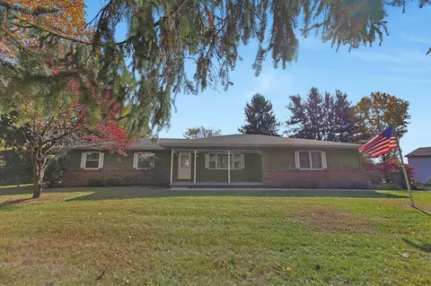 94 Glenn Dr SW, Pataskala, OH 43062